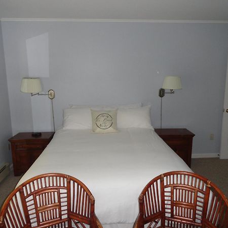 The Bond 1786 Inn (Adults Only) Warrensburg Δωμάτιο φωτογραφία