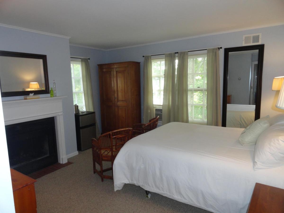 The Bond 1786 Inn (Adults Only) Warrensburg Εξωτερικό φωτογραφία