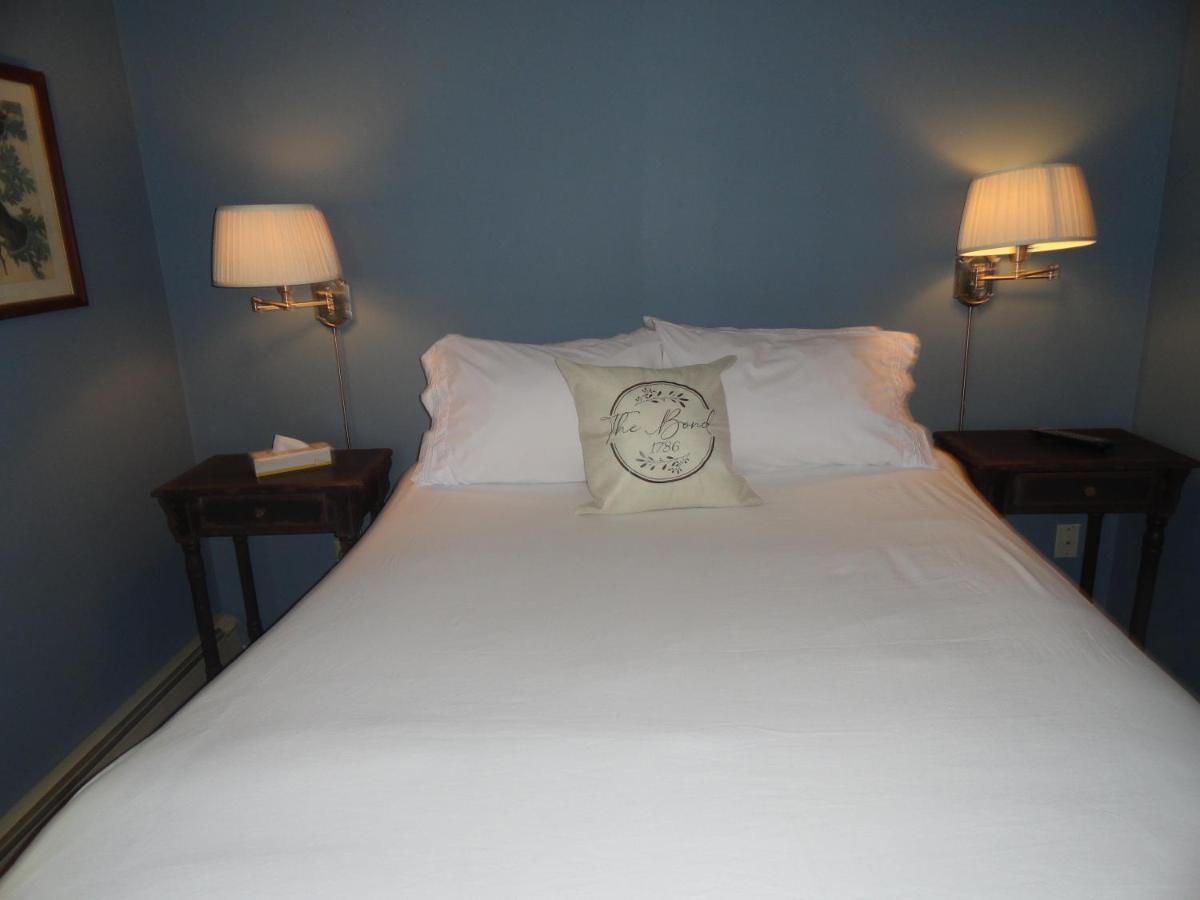 The Bond 1786 Inn (Adults Only) Warrensburg Δωμάτιο φωτογραφία