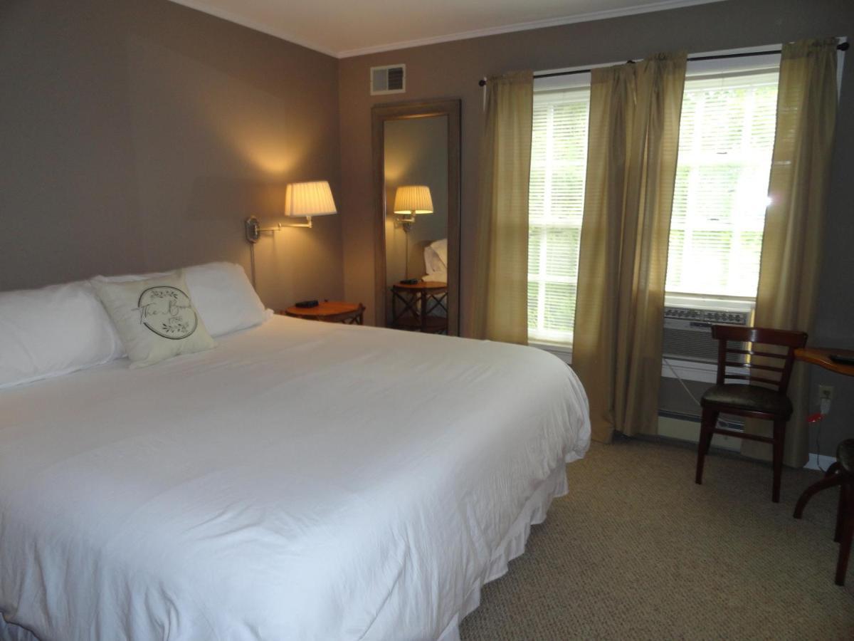 The Bond 1786 Inn (Adults Only) Warrensburg Δωμάτιο φωτογραφία