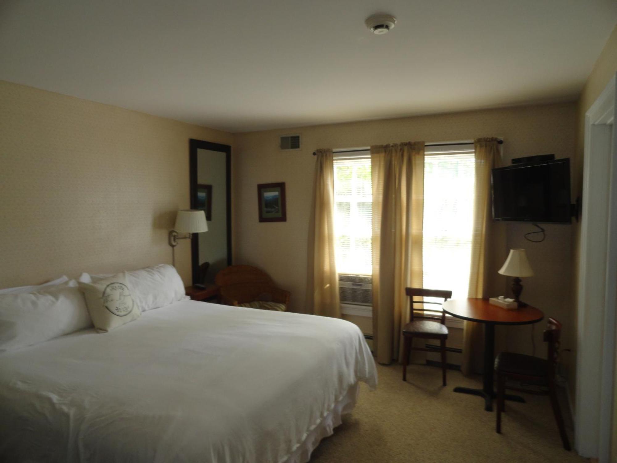 The Bond 1786 Inn (Adults Only) Warrensburg Δωμάτιο φωτογραφία