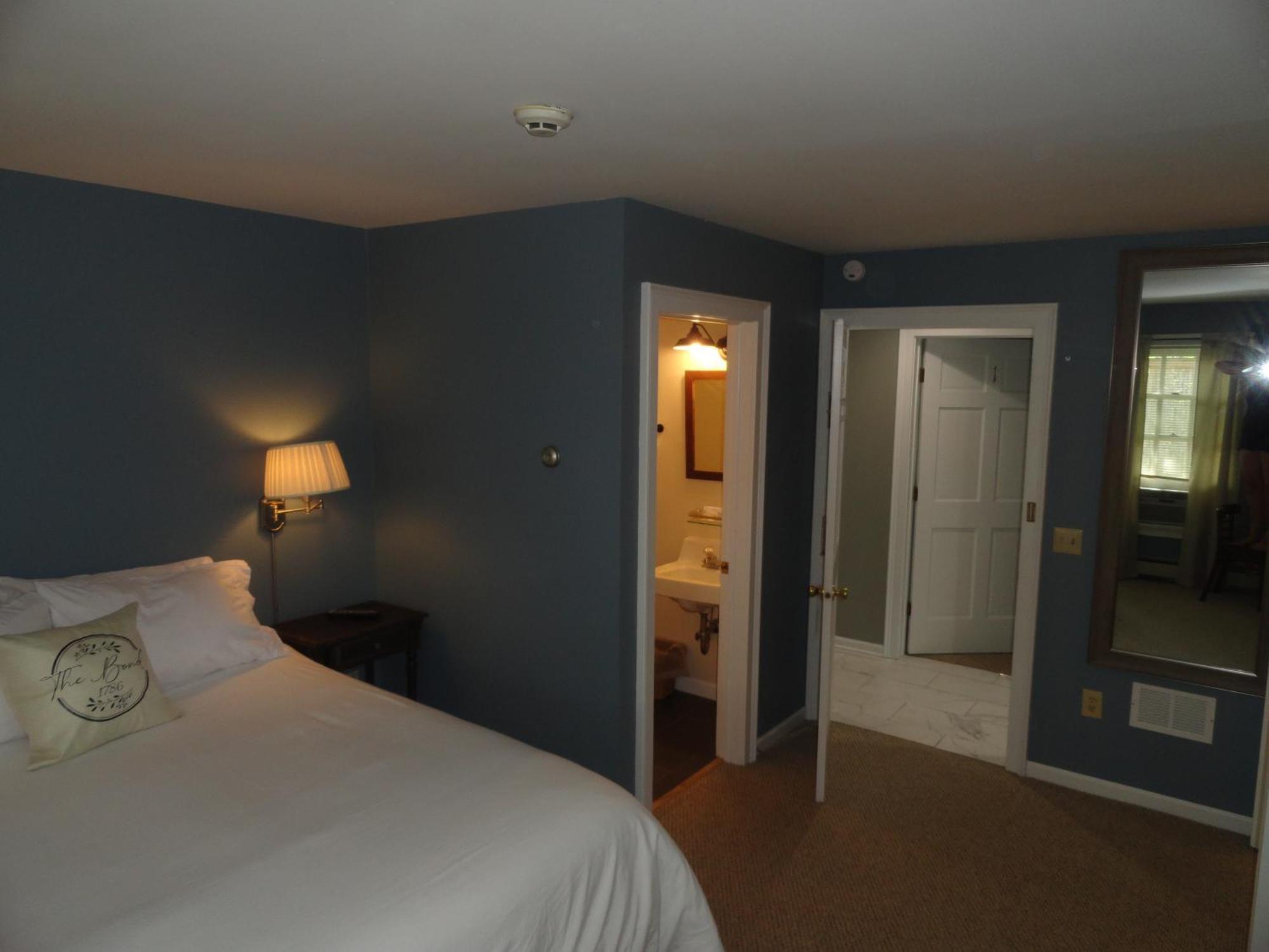 The Bond 1786 Inn (Adults Only) Warrensburg Δωμάτιο φωτογραφία