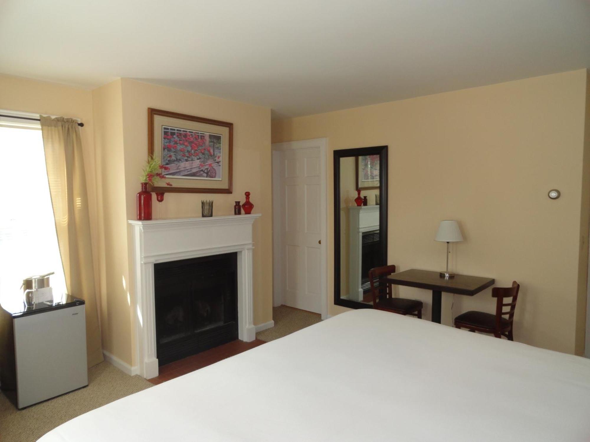 The Bond 1786 Inn (Adults Only) Warrensburg Δωμάτιο φωτογραφία