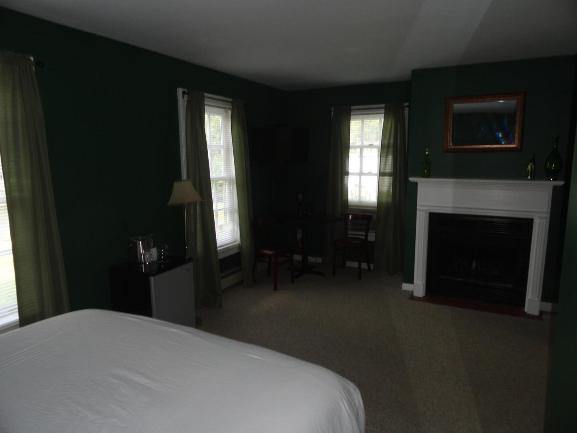 The Bond 1786 Inn (Adults Only) Warrensburg Δωμάτιο φωτογραφία